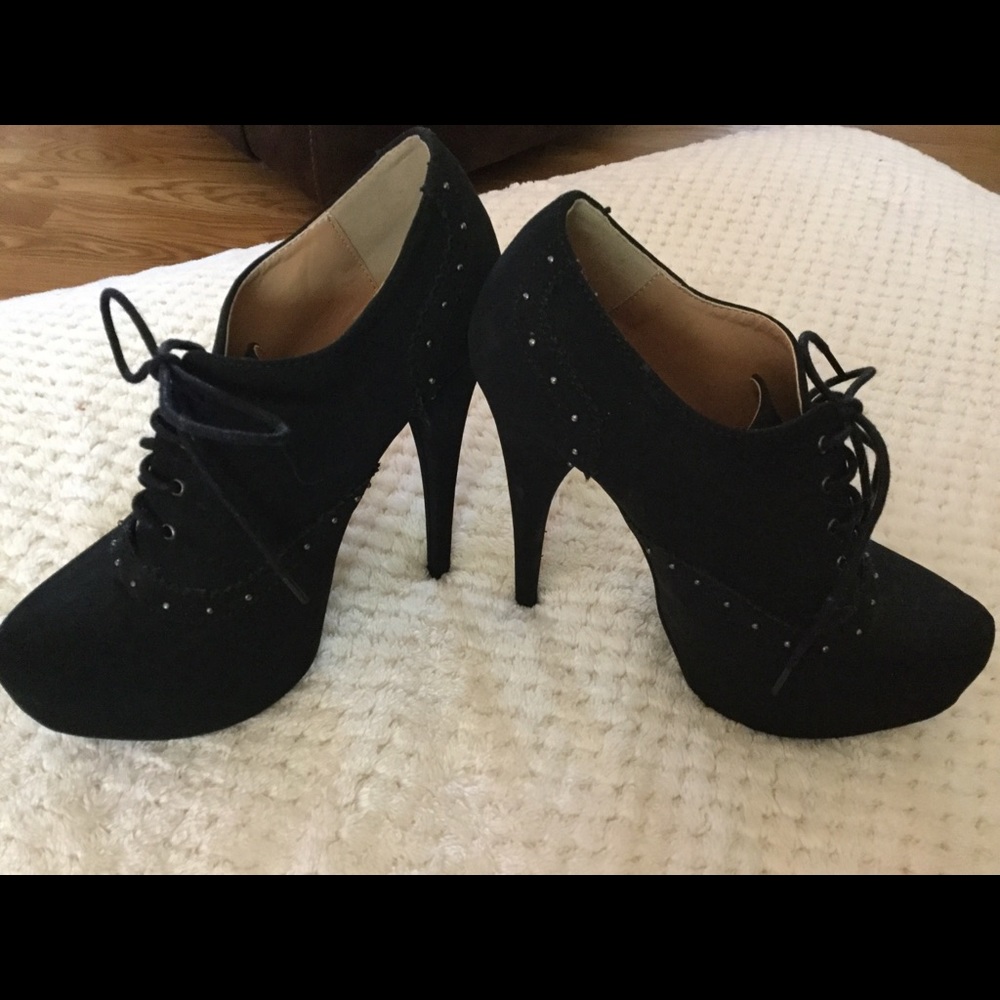 Penny Loves Kenny Black Platform Heel Ankle Boot.